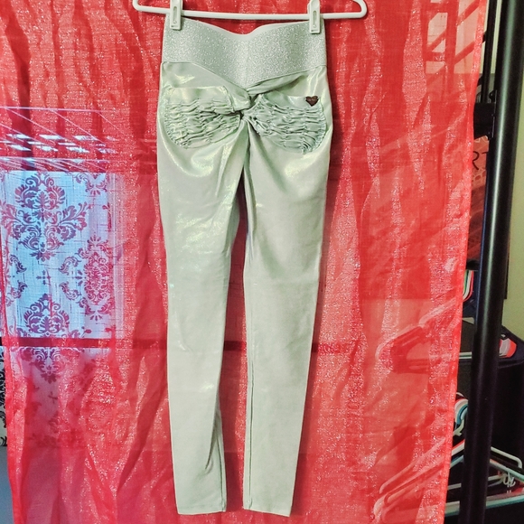 Cute Booty Lounge Leggings - Picture 5 of 14